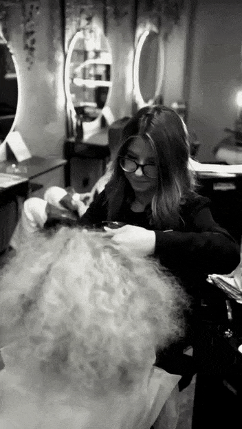 Emily.mp4 [video-to-gif output image]