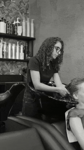 Emily.mp4 [video-to-gif output image]